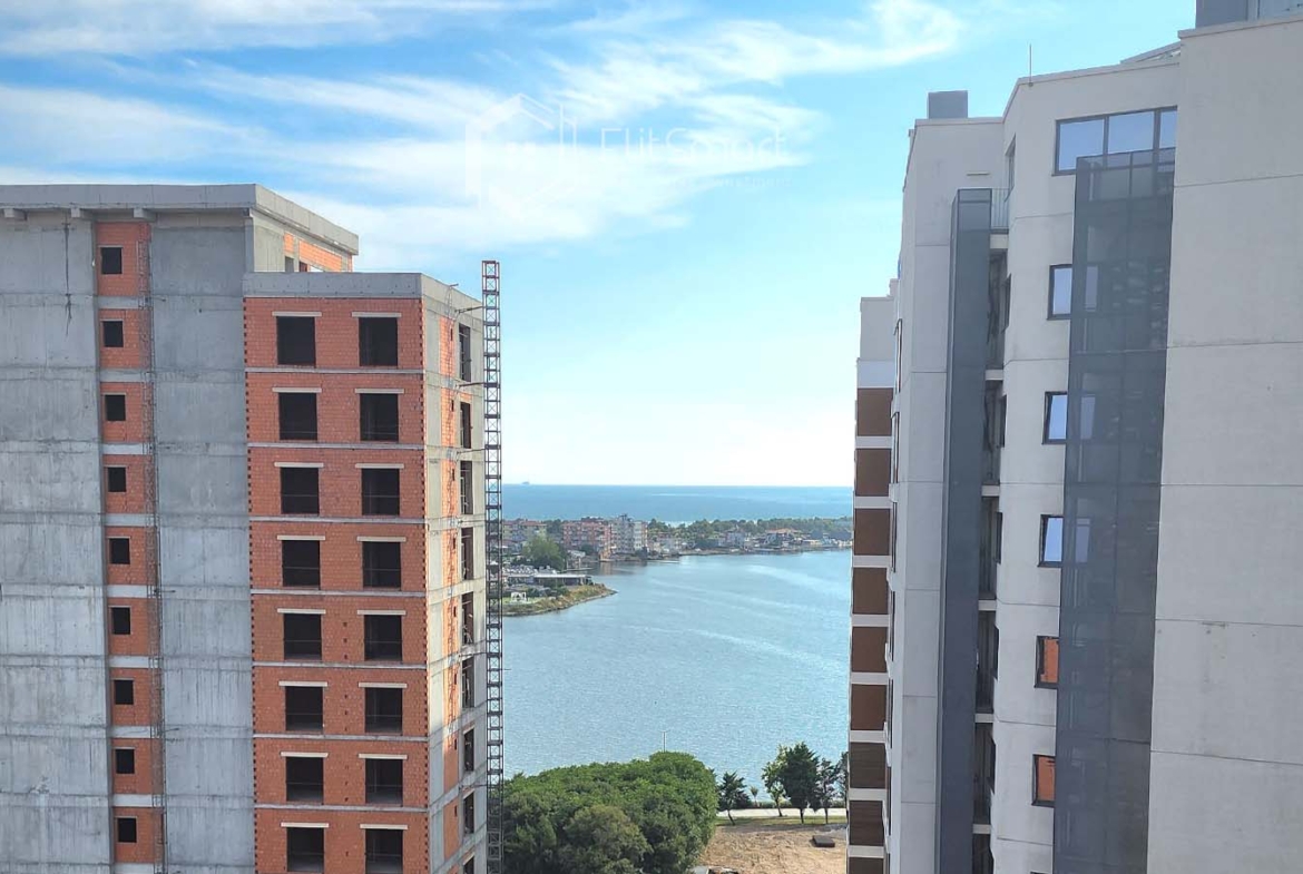 شقق بإطلالة البحيرة – ES-07