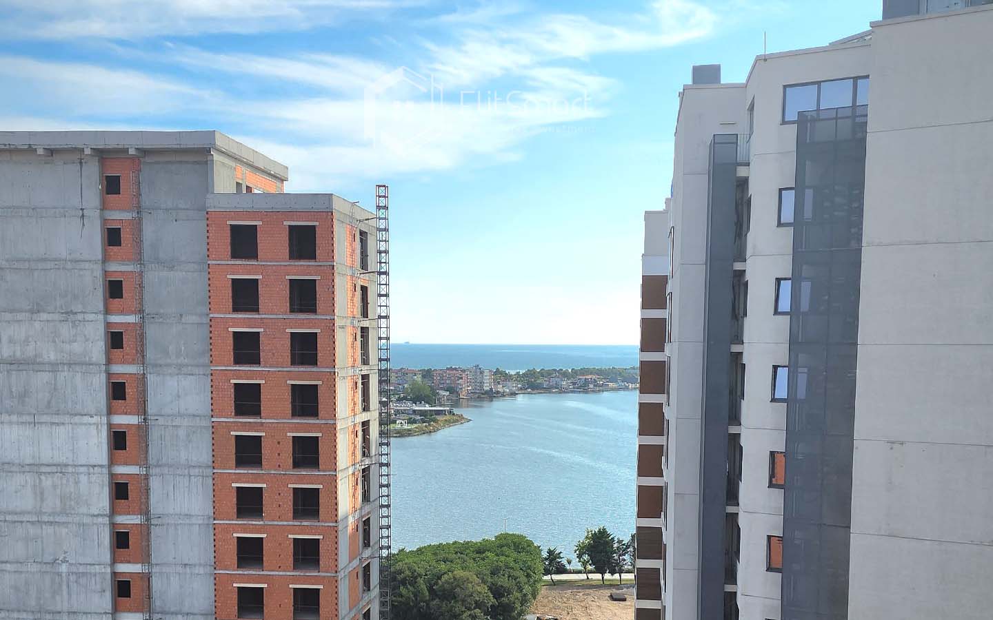 شقق بإطلالة البحيرة – ES-07